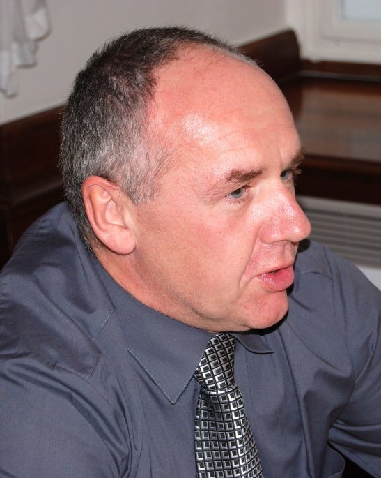 Vsetín nemá na opravu terasy domu kultury, takže ji jen podepře dřevem