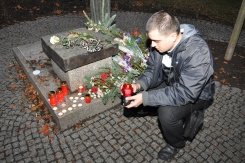 Krátké uctění památky Václava Havla v Ústí nad Labem