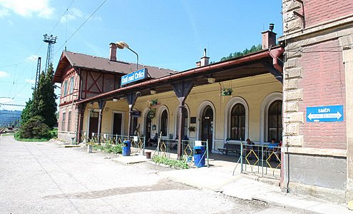 Prodejme historickou budovu nádraží v Ústí sdružení Nádraží nedáme!