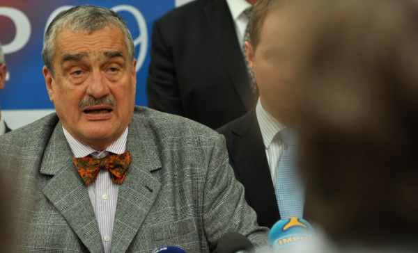 Schwarzenberg: Vlády se nezříkám, ale jako prezident budu hájit slabší