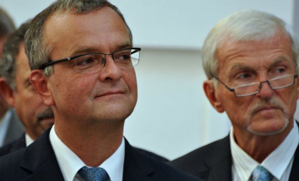Silnice budou lepší. Kalousek dá 2 miliardy na opravy