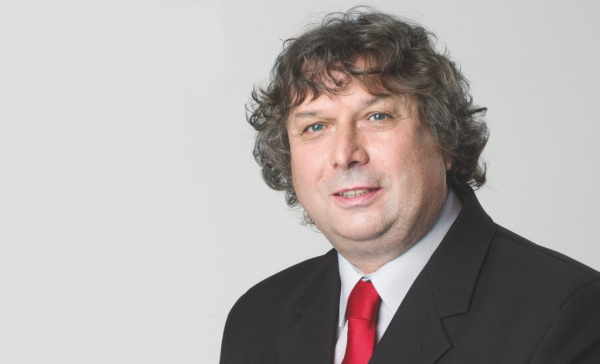 „Senát není divadlo“, říká senátorský kandidát v Praze 4 Ladislav Kunert