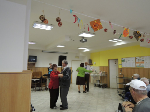Senioři si užívali léta bez hranic s nadšením