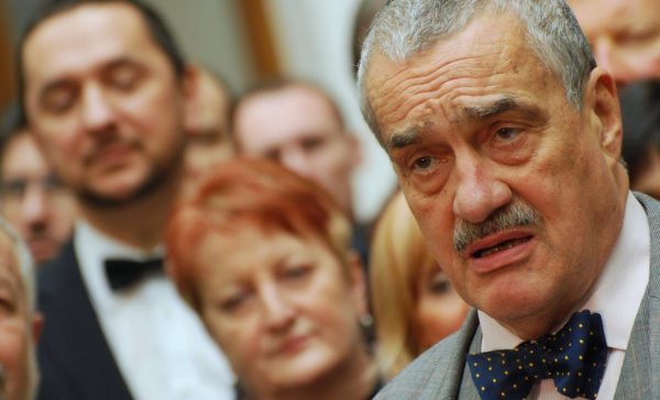 Schwarzenberg: Počkáme na přesnou zprávu z ČEZ