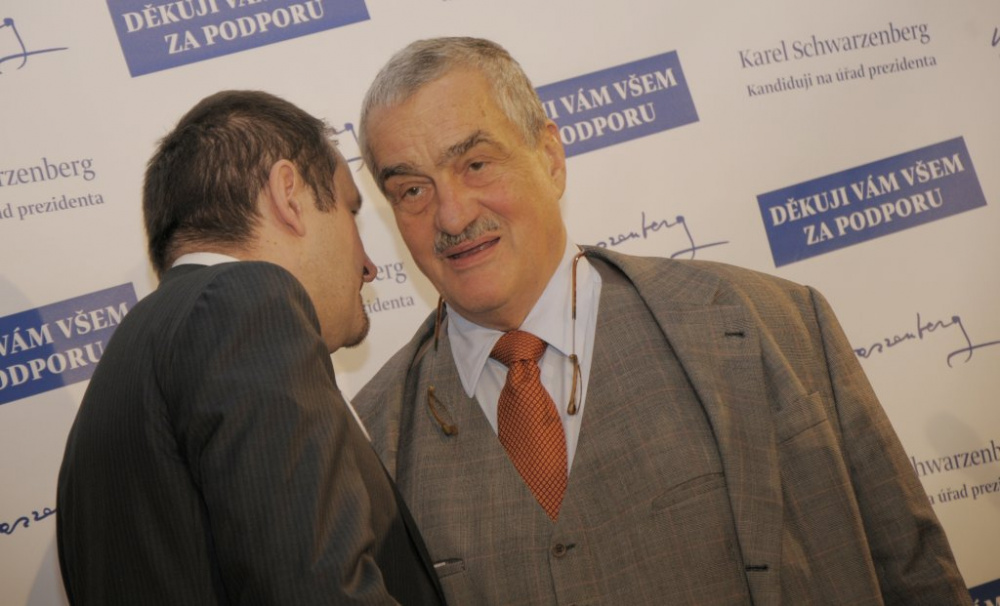 Aligátora umí i Karel Schwarzenberg