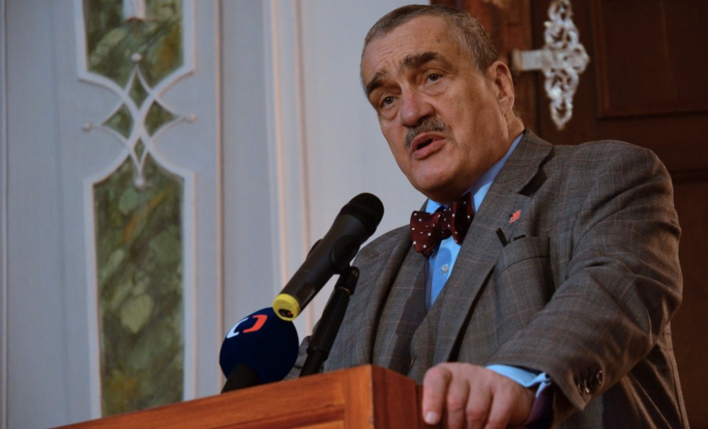 Schwarzenberg: Žalobu pro velezradu nepovažuju za moudrou