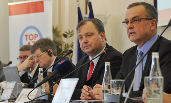 Kalousek: NKÚ by neměl být objektem handlů partají