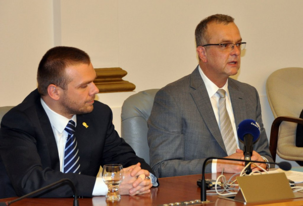 Kalousek: Vulgární krok proti duchu ústavy