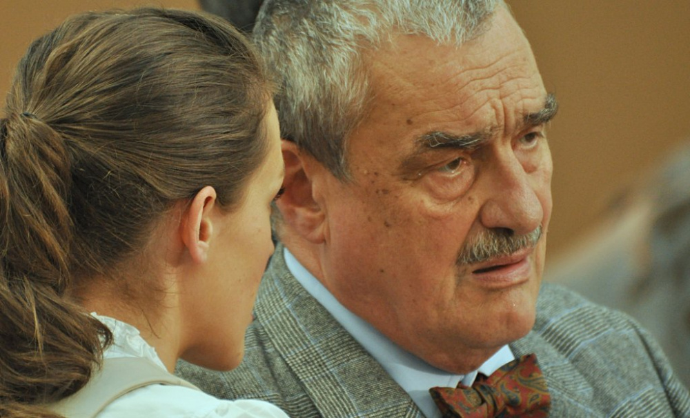 Schwarzenberg: Nová vláda vznikla proto, aby si Zeman prosadil Klausovou