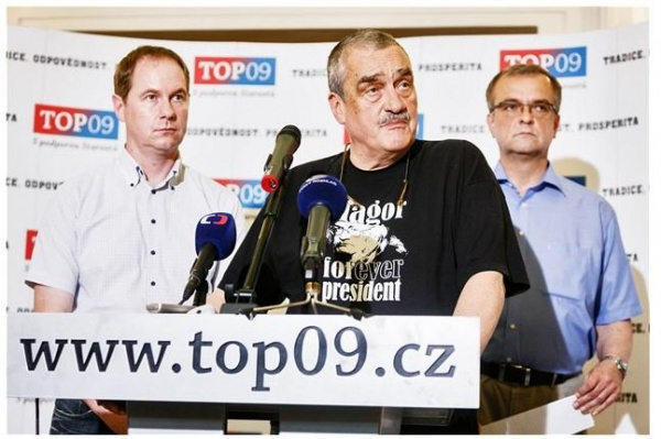 Spor se Zemanem přihrává TOP 09 voliče
