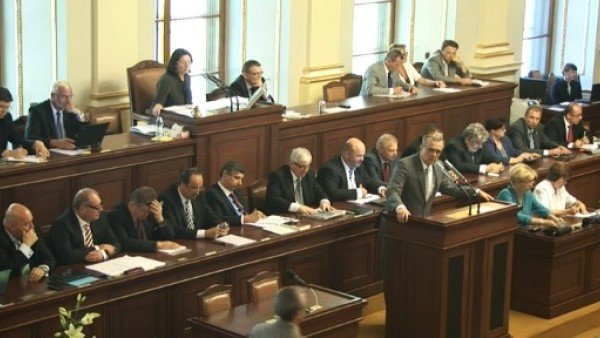 Který z poslanců se letos nejvíc „flákal“ a který nepřišel do práce VŮBEC?