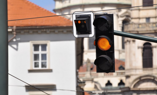 Schweigstill: Kužely na křižovatce brzdí rychlé řidiče