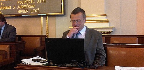 Rozpuštěný poslanec TOP 09: Zavinili jsme si to my, že jsme se nedohodli