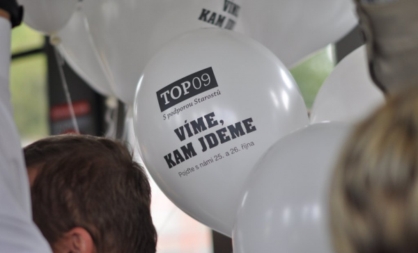 TOP 09 zahajuje kampaň. S dýmkou a novým sloganem
