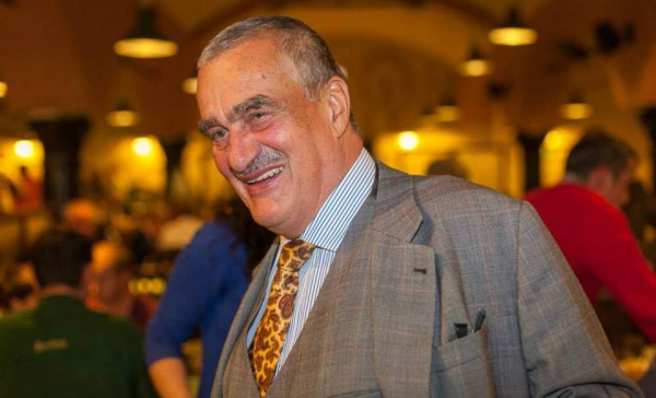 Schwarzenberg: Připomínat Havla je dnes nutné více, než jindy