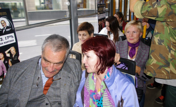 Karel Schwarzenberg míří do regionů