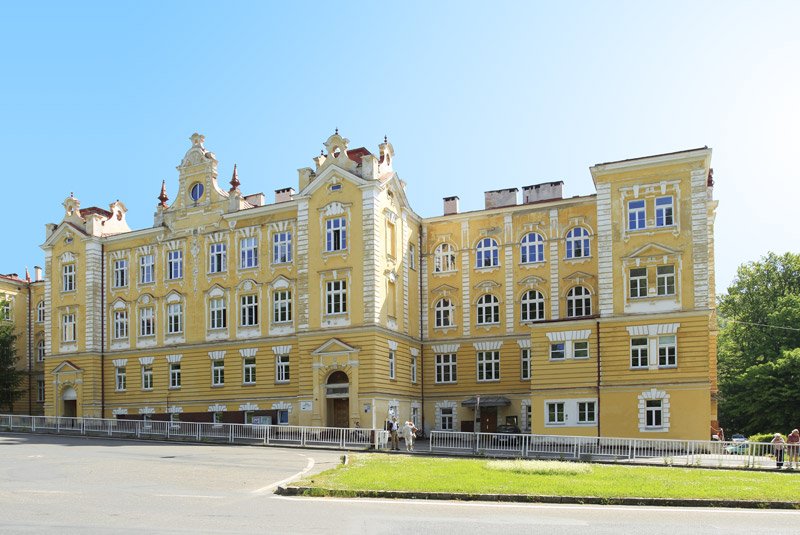 Náměstek couvnul. Gymnázium v Mariánských Lázních zůstane