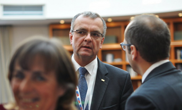 Kalousek: S Babišem nastupuje model „sám sobě kmotrem i klientem“