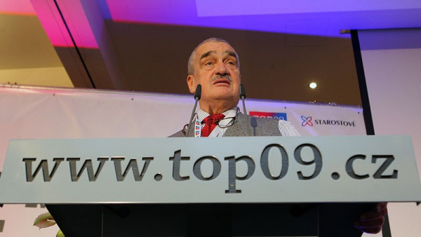 Schwarzenberg obhájil post šéfa TOP 09. Všechno u nás funguje, až na politiku, prohlásil