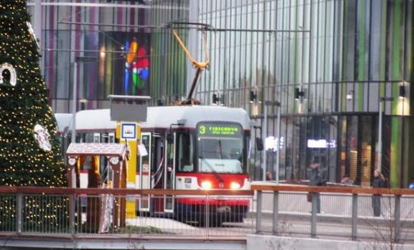 Tramvajová trať na Nové Sady z trochu jiného úhlu pohledu.