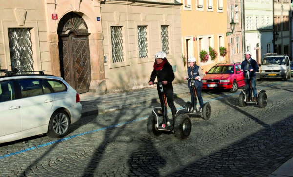Segwaye na chodník nepatří
