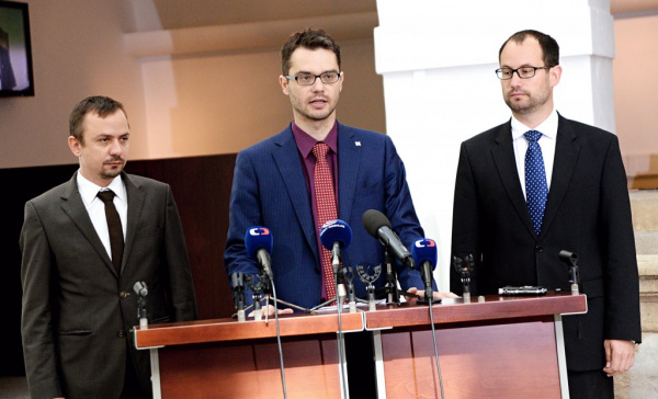 TOP 09: Ústavní soudci nesmí ztratit nezávislost