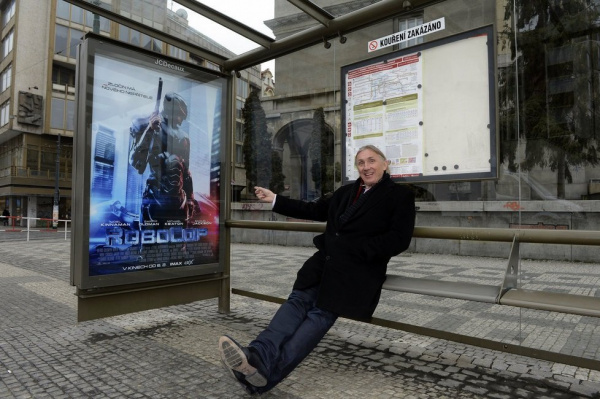 Svaz provozovatelů venkovní reklamy lže o spolupráci JCDecaux s lídrem TOP 09