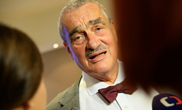 Schwarzenberg: Prezident musí umět tlumit hysterii