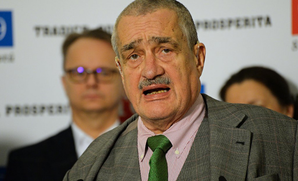 Schwarzenberg: Migrační krize připomíná další stěhování národů