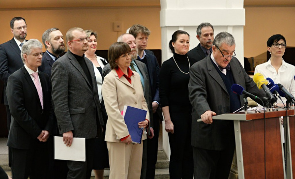 Nové vládní rozdělení daní poškodí čtvrtinu obcí