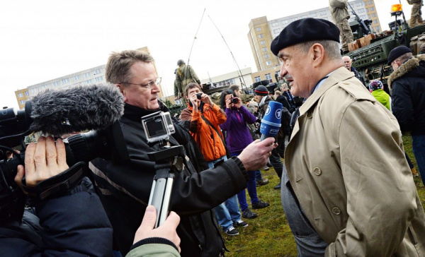 Karel Schwarzenberg přivítal dragouny