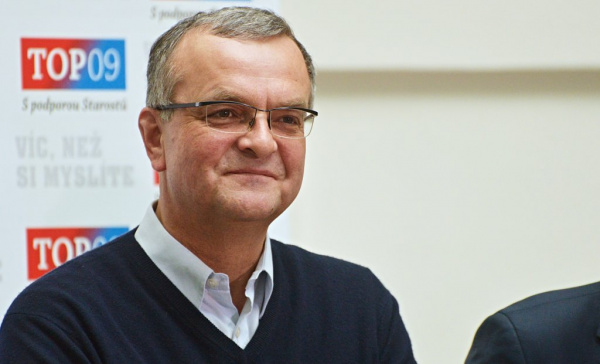 Kalousek: Babišovy dluhopisy má prověřit Finanční správa