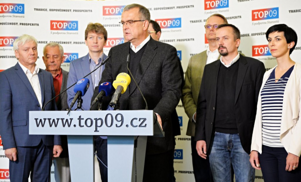 Výměna ministrů práci vlády nezlepší