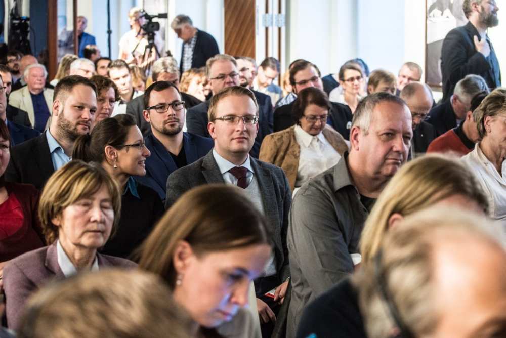 Politika do školy patří. Jako přirozená součást života