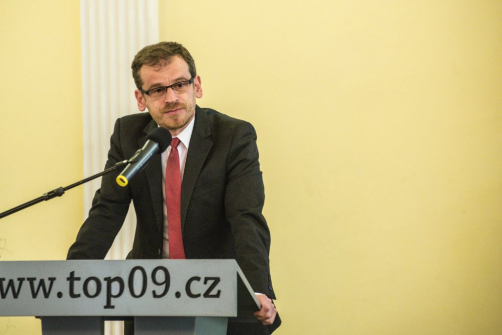 Dlouhý: Zvýšení platů v sociálních službách je pražský volební podfuk