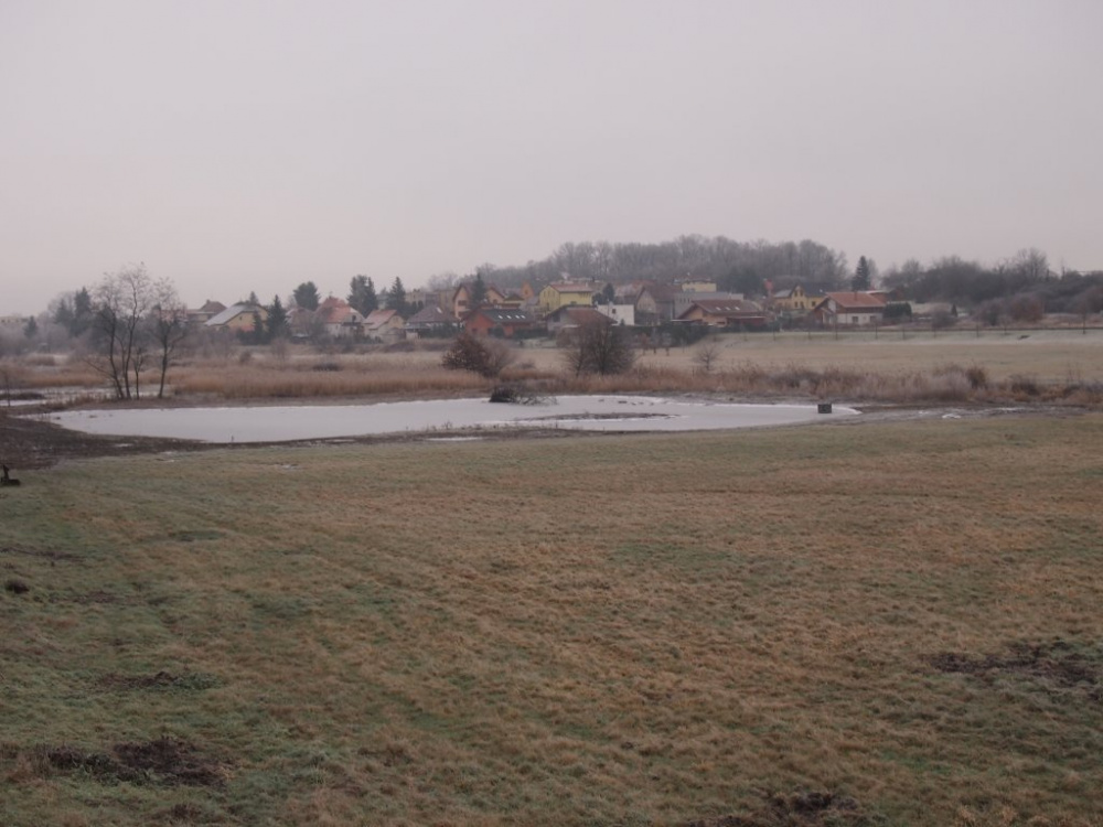 Velká voda na Rokytce stále představuje riziko pro Prahu 14 i další městské části