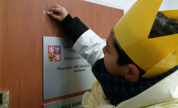 Poslanec Jiří Skalický podpořil Tříkrálovou sbírku