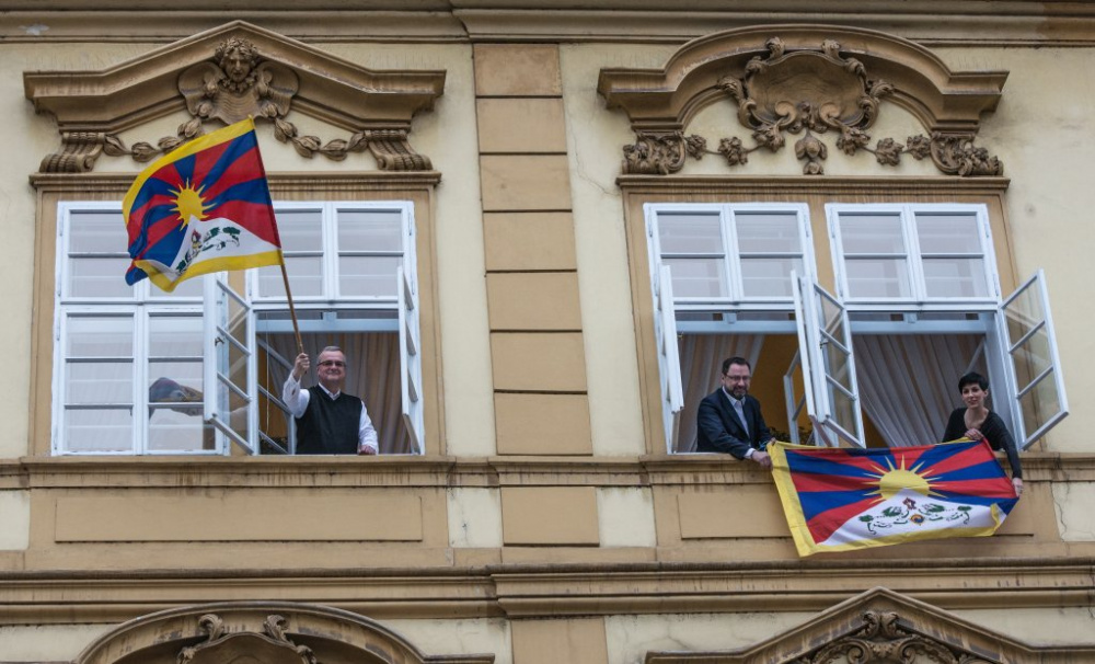 TOP 09: Chráníme lidská práva, tibetské vlajky pověsí desítky radnic a úřadů