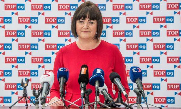 Langšádlová: Pět tipů, jak hovořit s lidmi, kteří věří dezinformacím