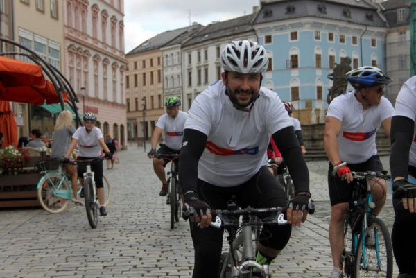 Kandidáti TOP 09 najeli na kolech 450 kilometrů do 40 míst