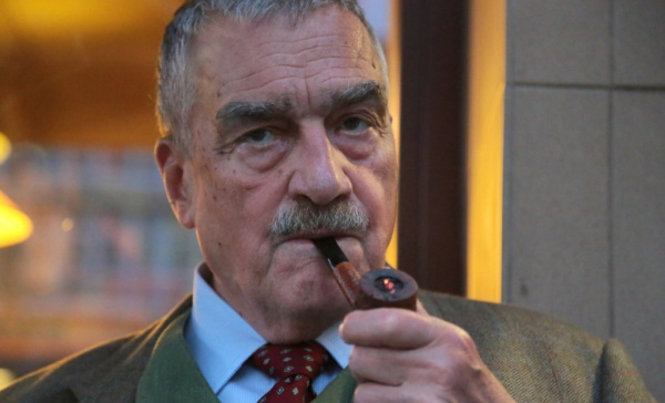 Schwarzenberg: K čemu setkání, když se předem vyžaduje odkývání prezidentova názoru?