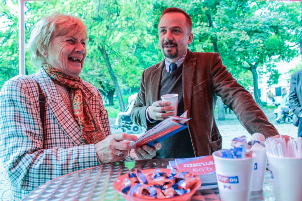 Kandidáti TOP 09 rozdali přes 5200 káv a 4000 lázeňských oplatek