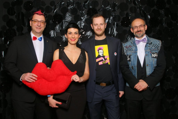 TOP 09 plesala i pomáhala už po osmé