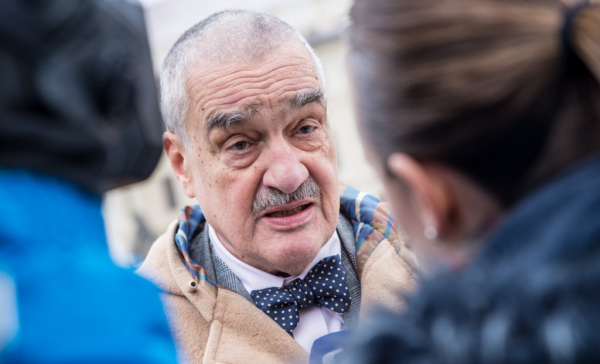 Schwarzenberg: Náš prezident pracuje pro cizí mocnosti