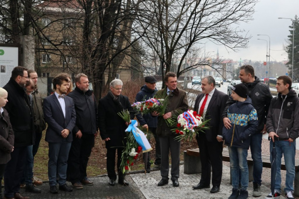 Michal Kučera se byl poklonit hrdinům doby