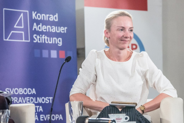 Lucie Tungul - Váš spojenecký hlas pro spravedlnost