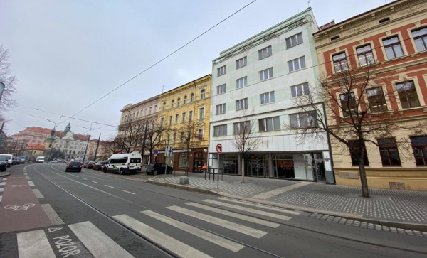 Praha 10 chce prodat jednu z nejcennějších budov. Ve více než miliardovém rozpočtu prý není 23 milionů na rekonstrukci