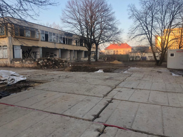 Ze squatu bude umělecká škola