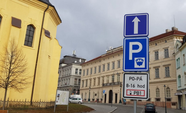 Příbram nastavuje automaty na nové ceny za parkování