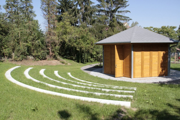Nový park „Přátelská zahrada Jemermenkova“ otevřen a investice Prahy 4 v době koronaviru (Filip Vácha)